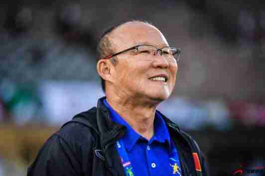 越南队主帅朴恒绪公布了12强赛对阵中国和阿曼的初选名单